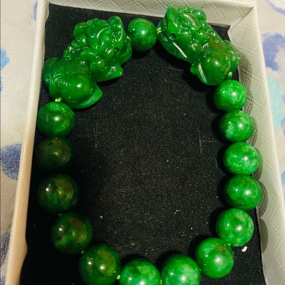 Authentic Jade stretchy Bracelet in 10mm. With double Pi Xiu for protection. - Picture 3 of 4
